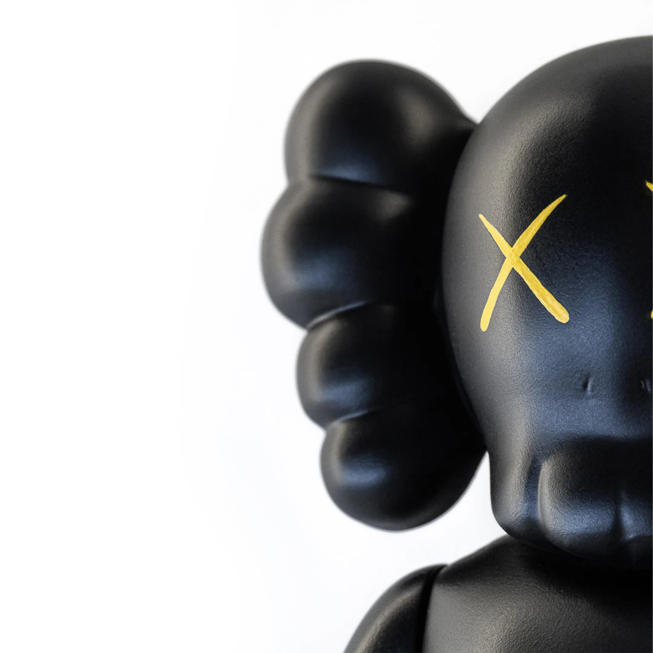 figura kaws colombia