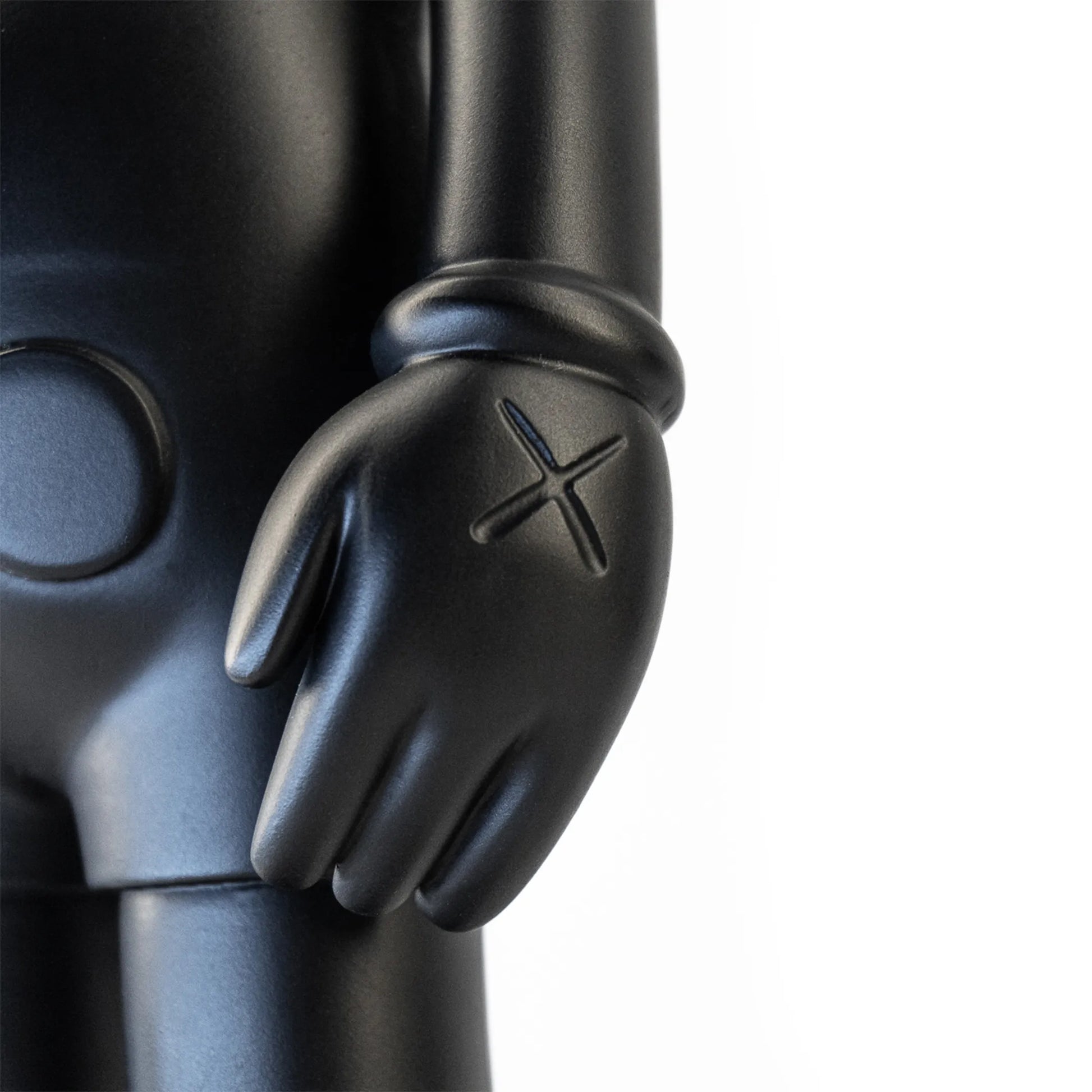 figura kaws colombia